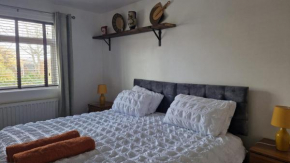 Amani Bungalow Durham-Sleeps 4 Pet Friendly